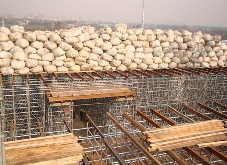 【碗扣式鋼管腳手架】接頭具有可靠的抗彎、抗剪、抗扭力學性能